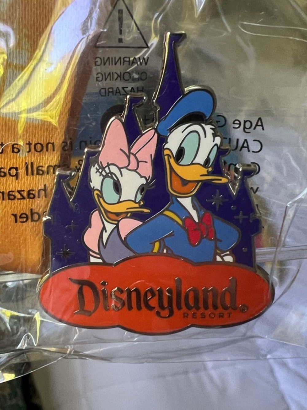New and sealed! Disney Donald & Daisy Duck Authentic Disneyland Pin